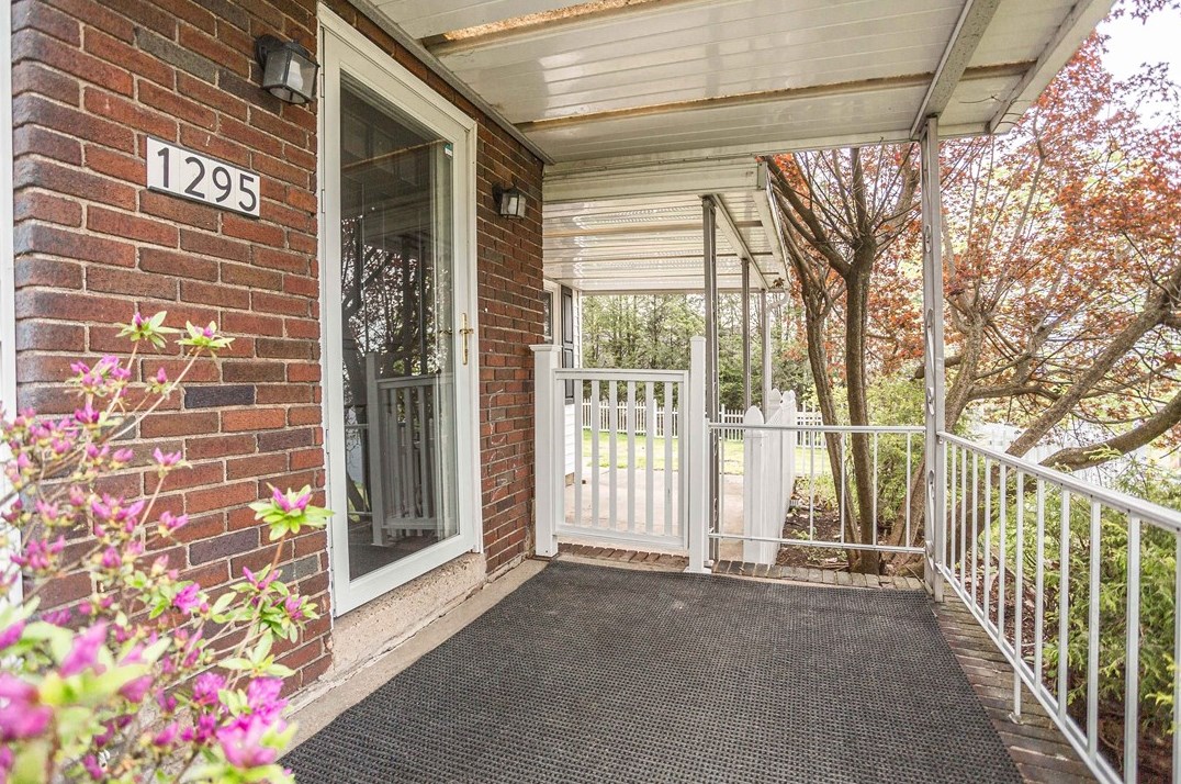 1295 Water St, Indiana, PA 15701-1625
