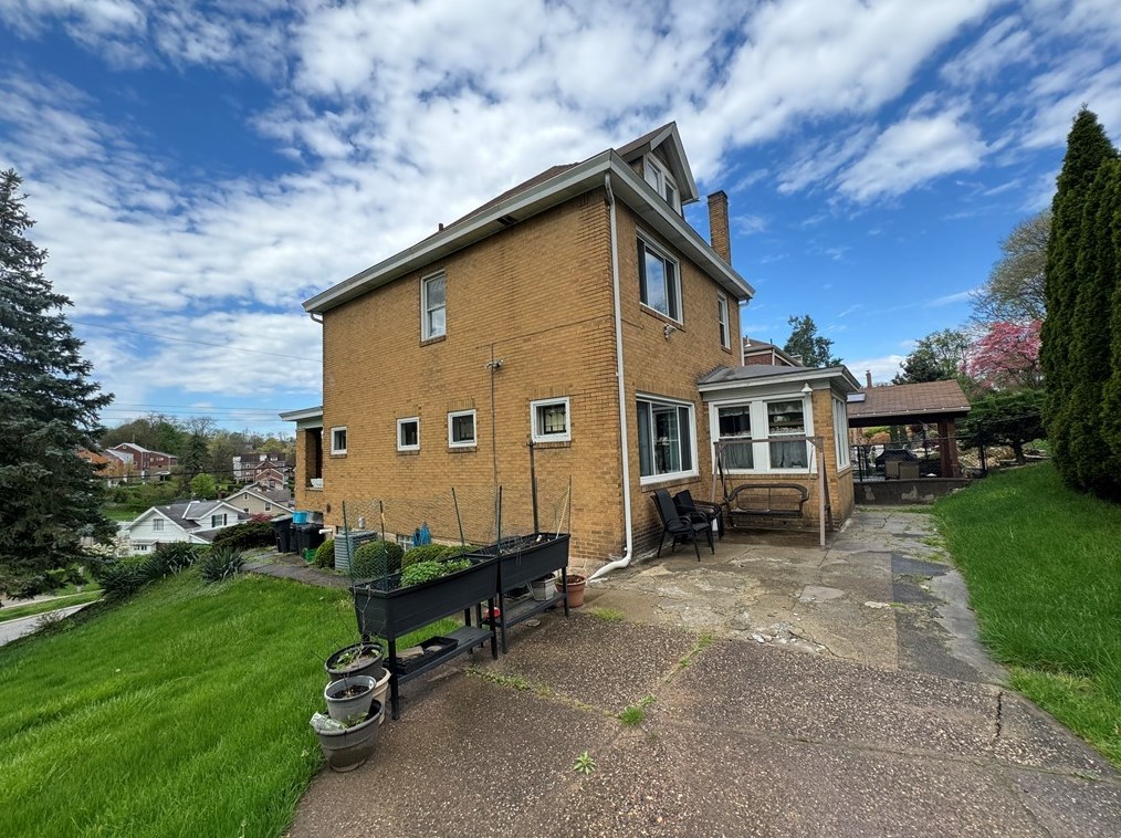 3229 Kestner Ave, Pittsburgh PA 15227-2423 exterior