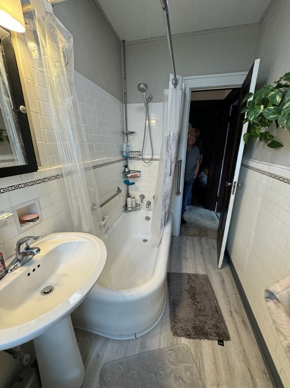 3229 Kestner Ave, Pittsburgh PA 15227-2423 exterior