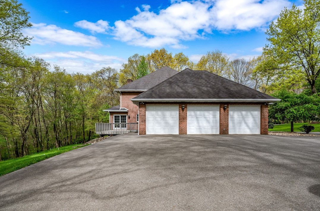 140 Cedar Rdg, Butler PA 16001-1664 exterior