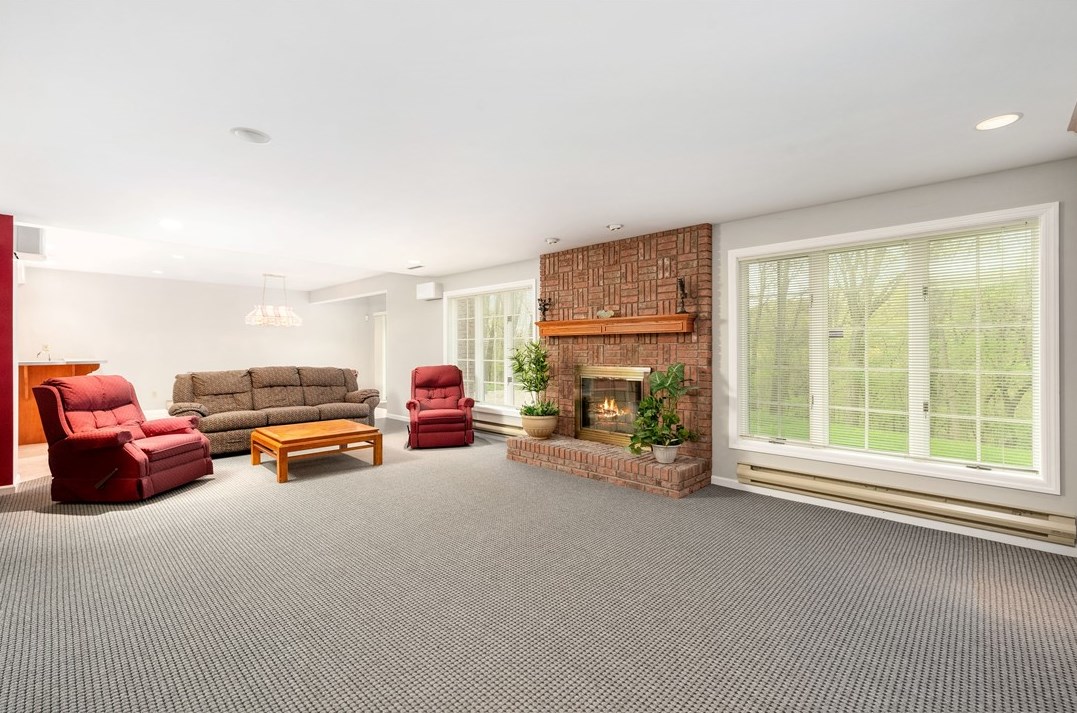 140 Cedar Rdg, Butler PA 16001-1664 exterior