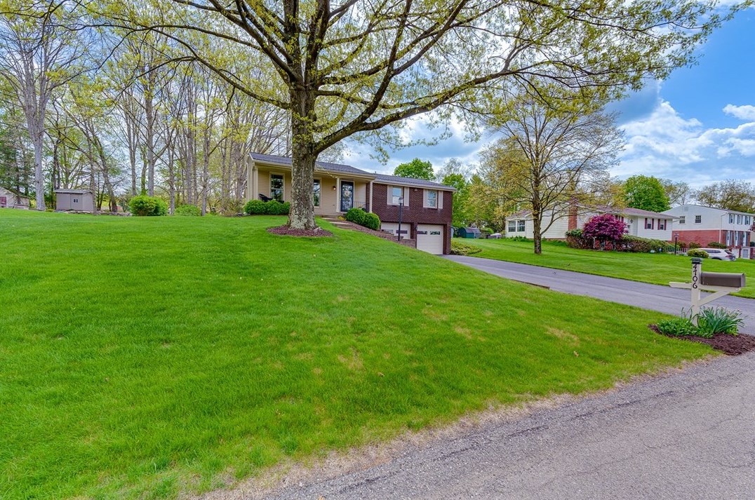 4706 Magnus Dr, Allison Park, PA 15101-2514