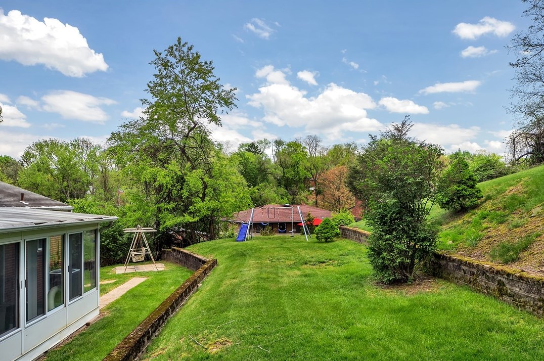 308 Conroy Dr, Pittsburgh PA  exterior