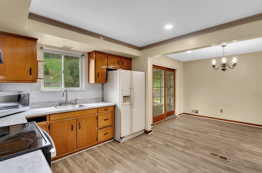 308 Conroy Dr, Pittsburgh PA  exterior