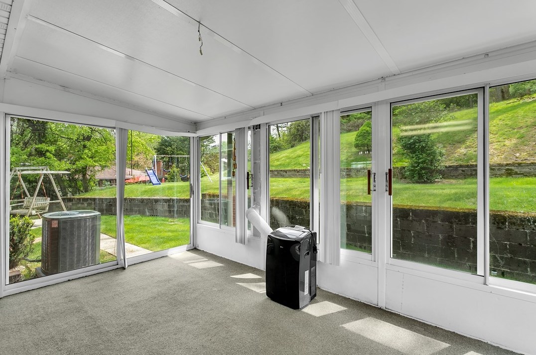 308 Conroy Dr, Pittsburgh PA  exterior