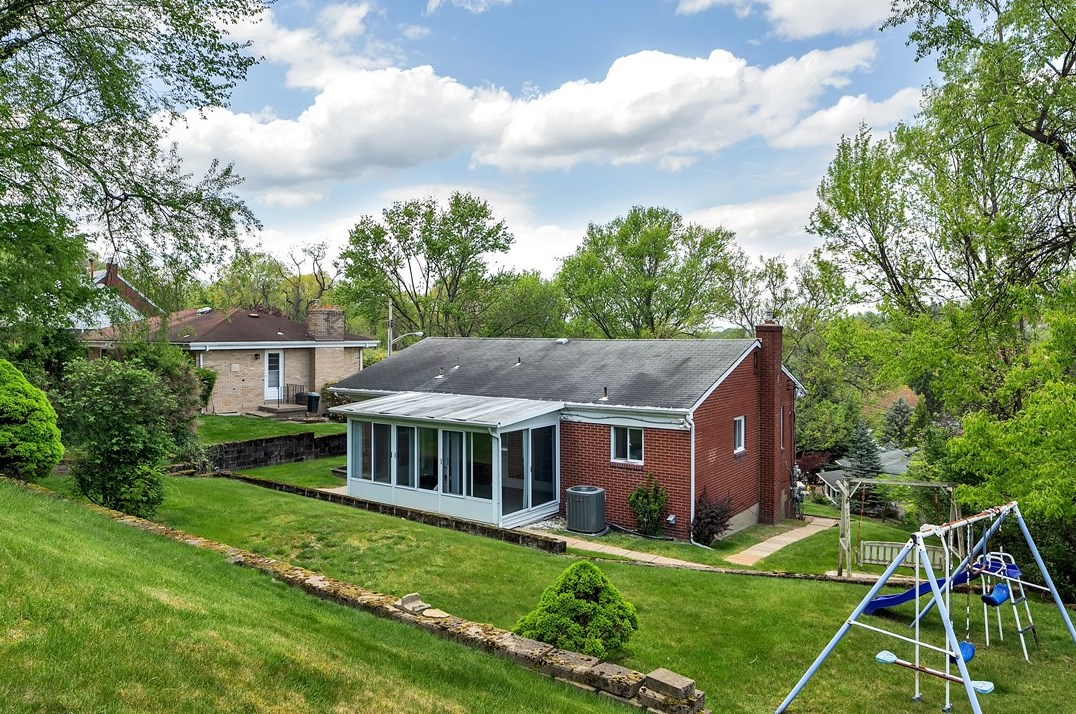 308 Conroy Dr, Pittsburgh PA  15205-4304 exterior