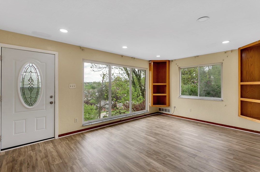 308 Conroy Dr, Pittsburgh PA  exterior