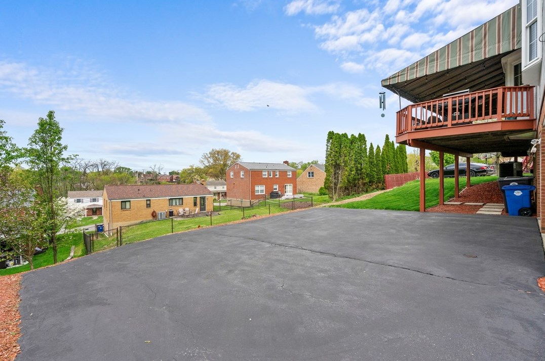 510 Leland Dr, Pittsburgh PA 15236-2757 exterior