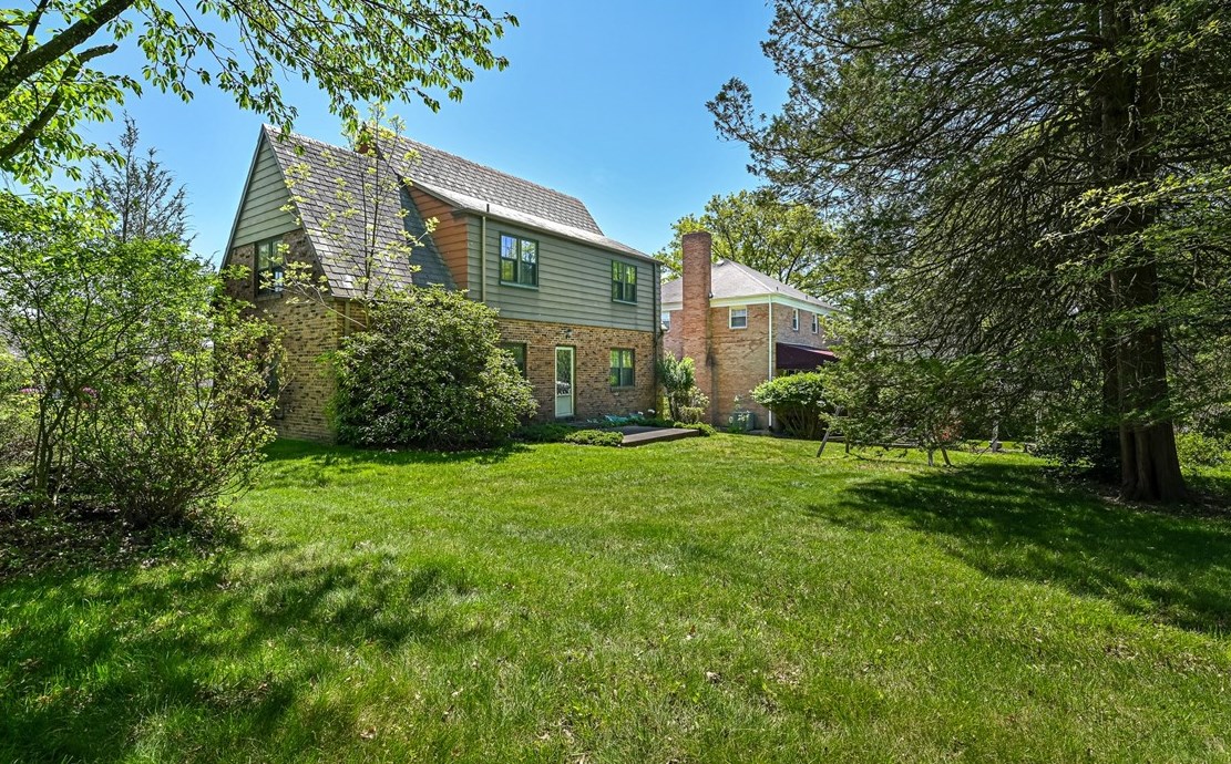 130 Morewood Rd, Glenshaw PA  15116-2045 exterior