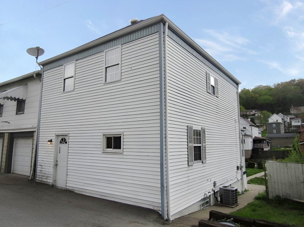 736 Indiana Ave, Glassport, PA 15045-1505