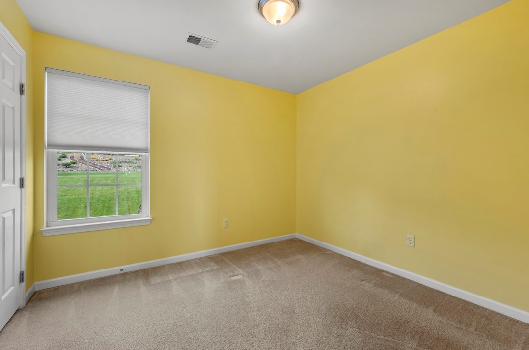 10861 Gasson Dr, North Huntingdon PA 15642-8878 exterior