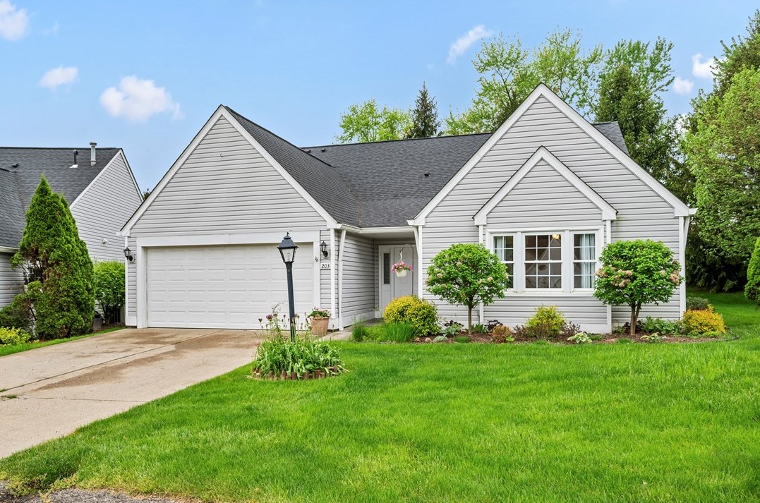 203 Cambridge Dr, Harwick, PA 15049