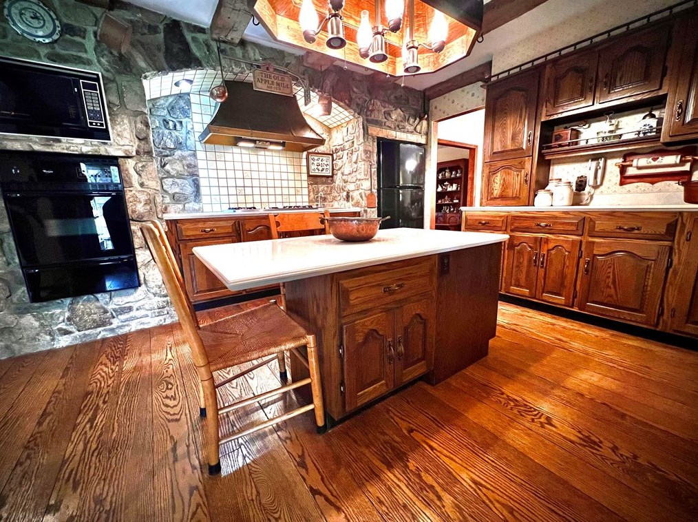 207 Trongo Rd, Latrobe, PA 15650-5498