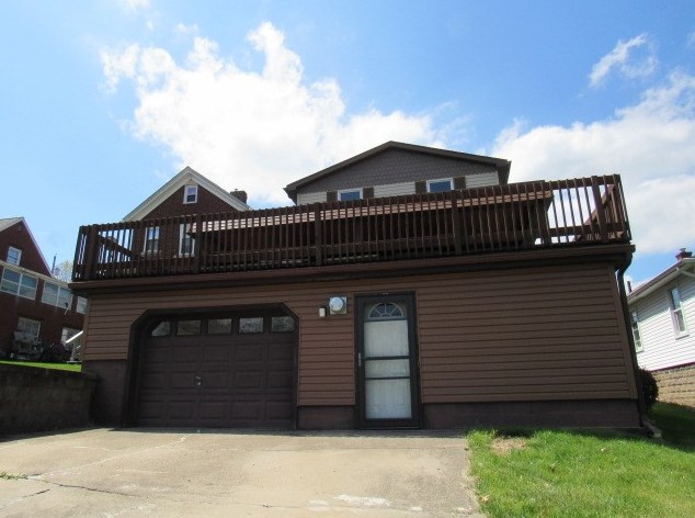 400 Michigan Ave, Jeannette, PA 15644-2427
