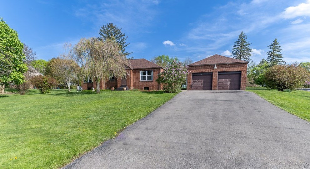 455 Blackhawk Rd, Beaver Falls, PA 15010