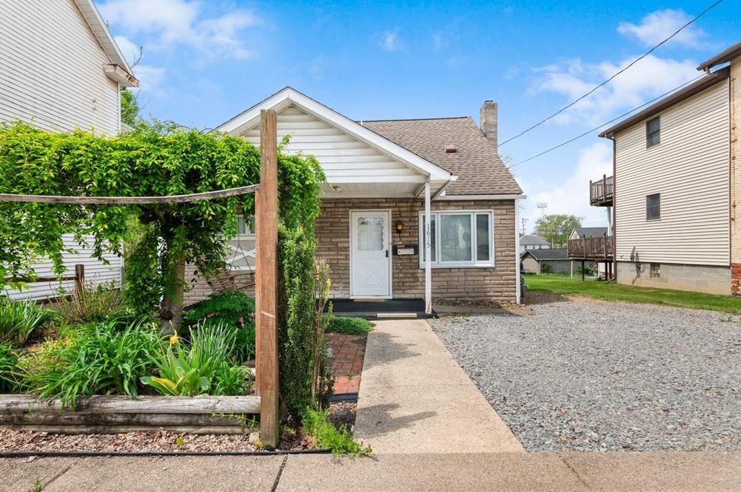 1615 Jefferson St, Latrobe, PA 15650-2941