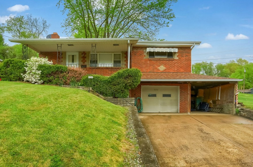 223 Mcclelland Rd North, Canonsburg, PA 15317