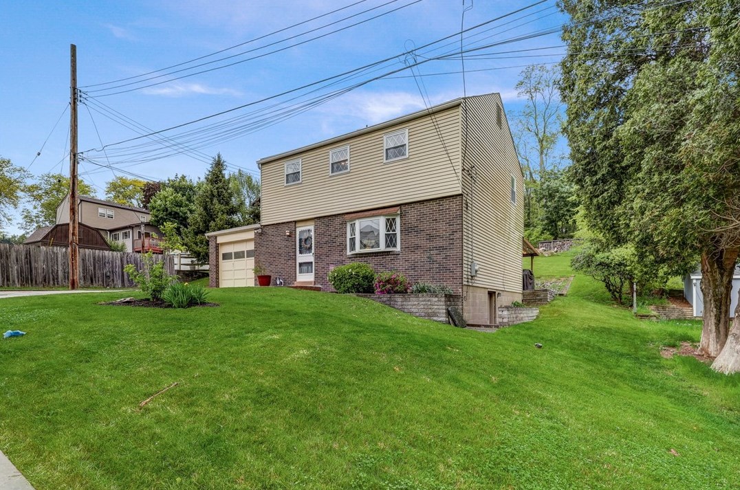 38 Willow Ln, Pittsburgh, PA 15212-1420