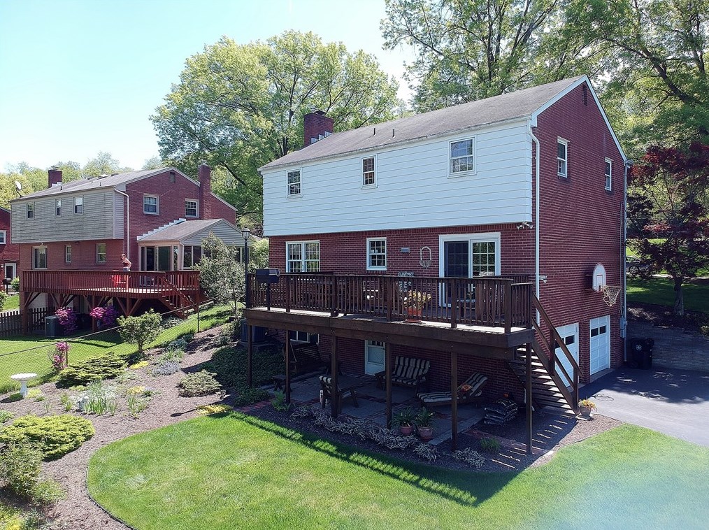 3309 Forest Rd, Bethel Park, PA 15102-1417