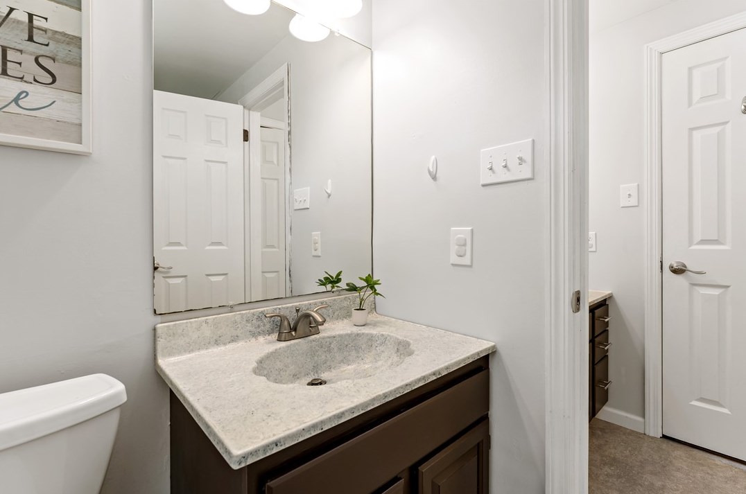 604 Parliament Dr, Moon Twp PA 15108-3276 exterior