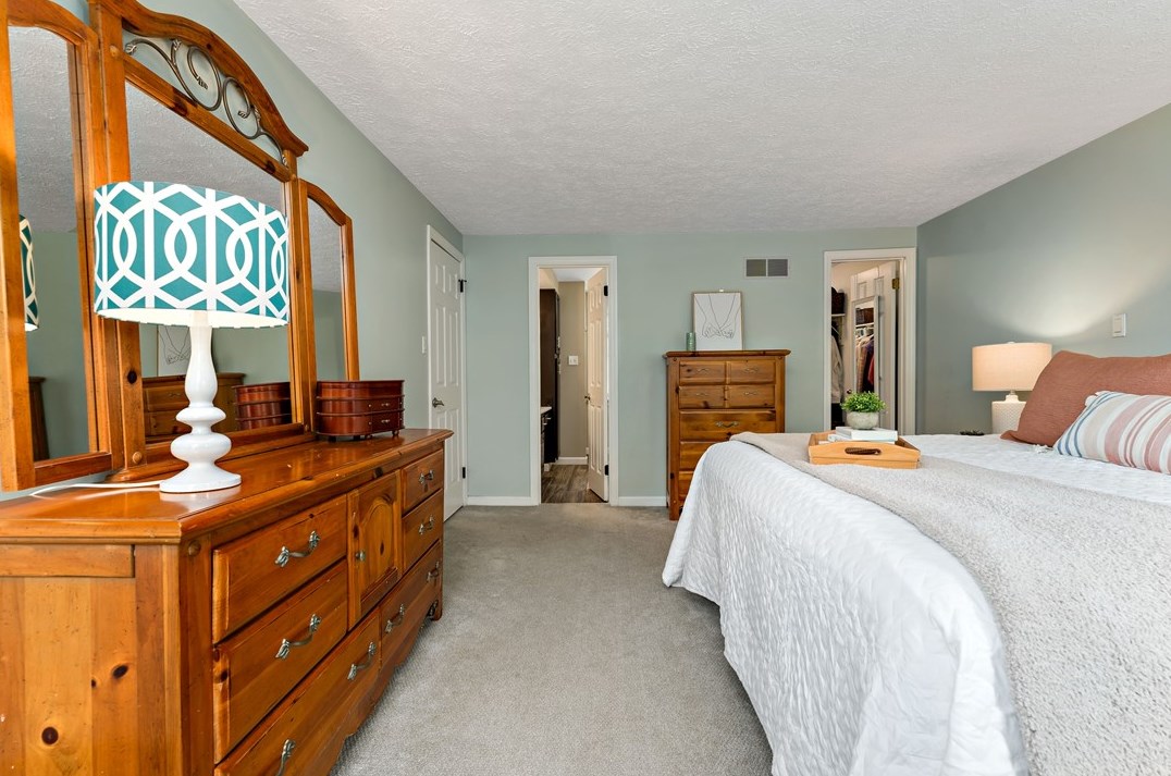 604 Parliament Dr, Moon Twp PA 15108-3276 exterior