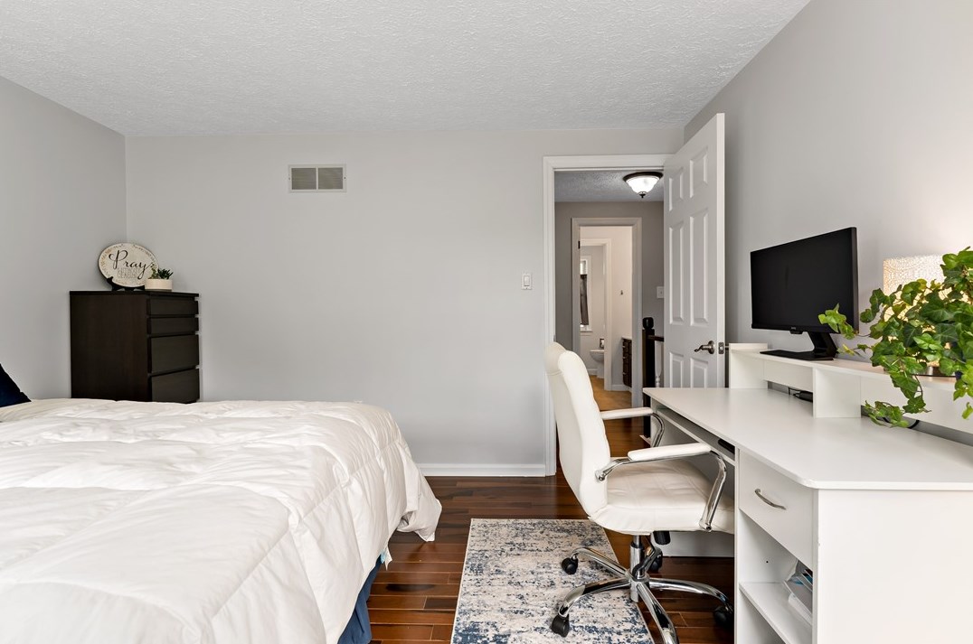 604 Parliament Dr, Moon Twp PA 15108-3276 exterior