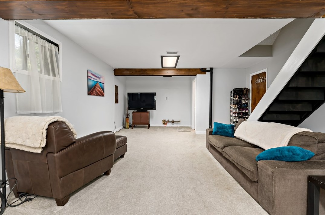 604 Parliament Dr, Moon Twp PA 15108-3276 exterior