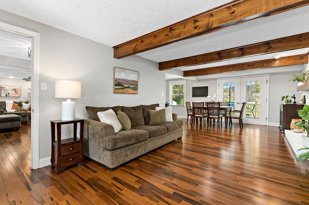 604 Parliament Dr, Moon Twp PA 15108-3276 exterior