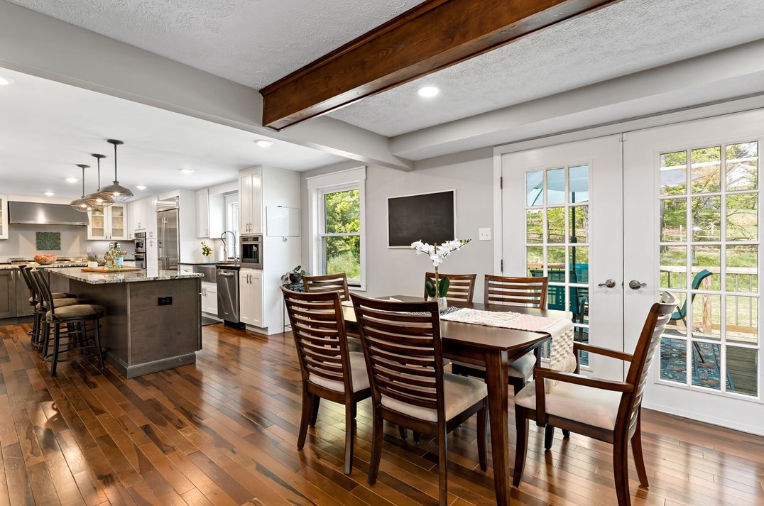 604 Parliament Dr, Moon Twp PA 15108-3276 exterior