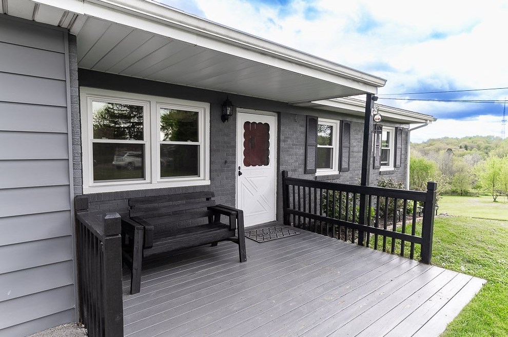240 Overlook Dr, Beaver Falls, PA 15010-5122