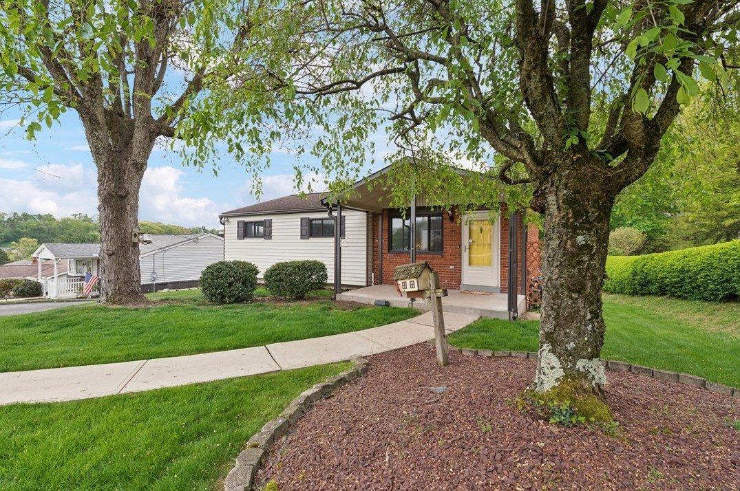 14120 Wayne Dr, North Huntingdon, PA 15642