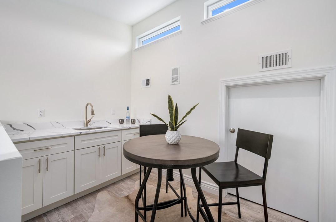 5221 Duncan St, Pittsburgh PA 15201-2431 exterior