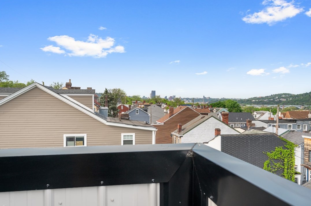 5221 Duncan St, Pittsburgh PA 15201-2431 exterior