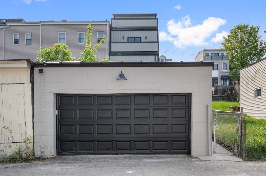 5221 Duncan St, Pittsburgh PA 15201-2431 exterior