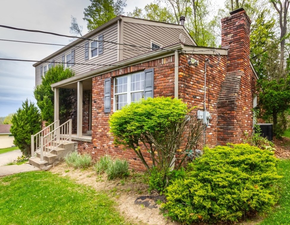 712 Silvis Way, Trafford, PA 15085