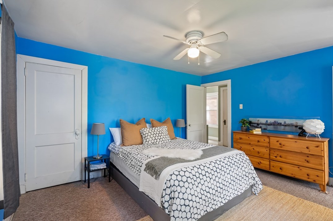 4744 Kincaid St, Pittsburgh PA 15224-1215 exterior