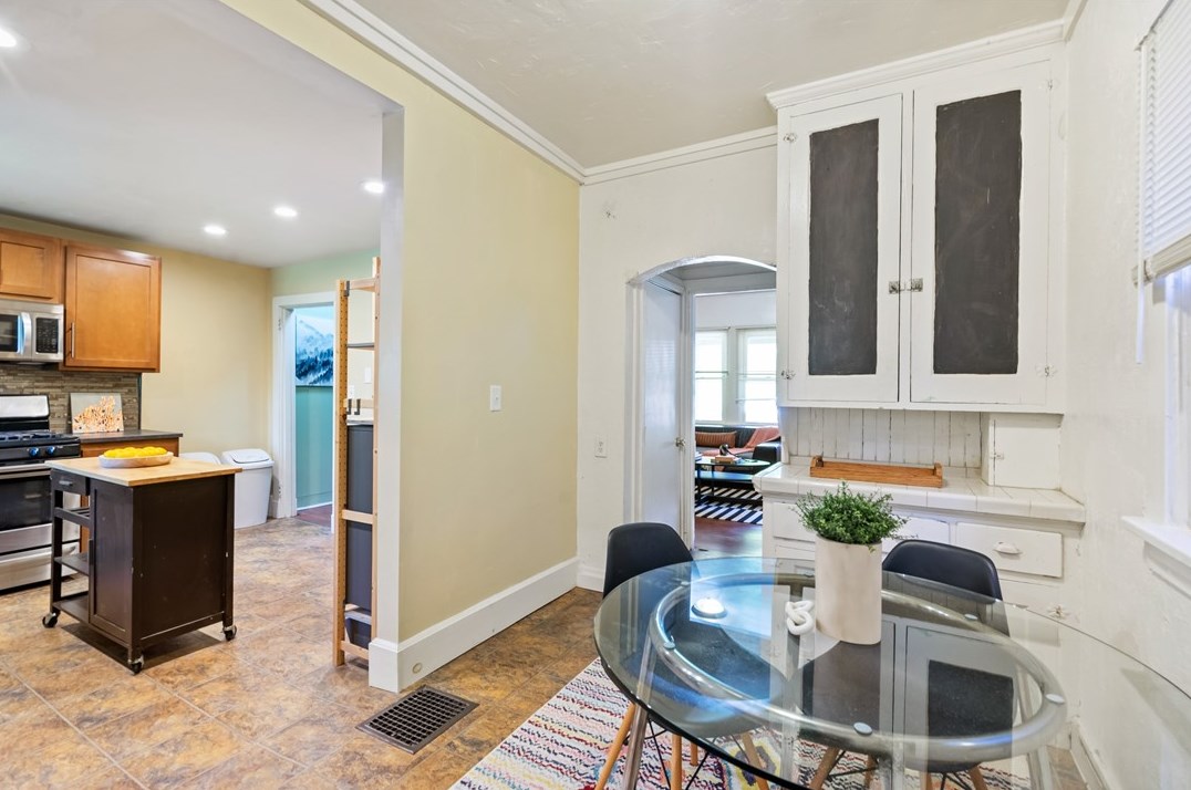 4744 Kincaid St, Pittsburgh PA 15224-1215 exterior