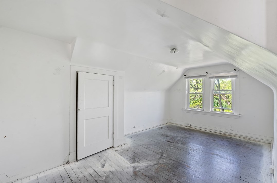 4744 Kincaid St, Pittsburgh PA 15224-1215 exterior