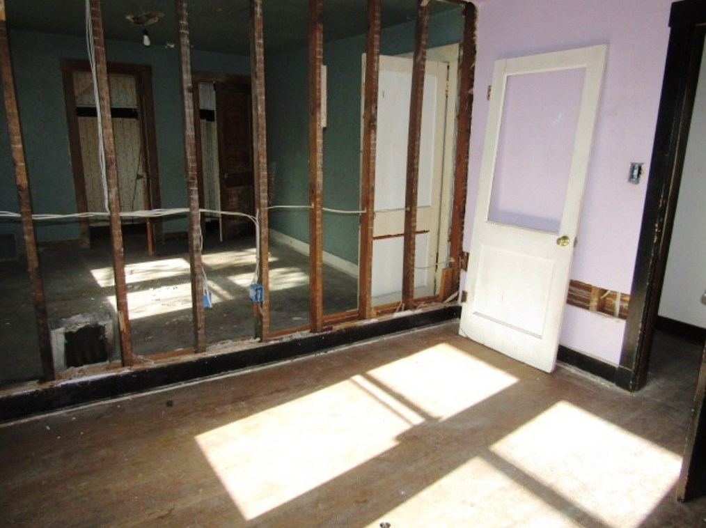 5725 Verona Rd, Verona PA  15147-3012 exterior