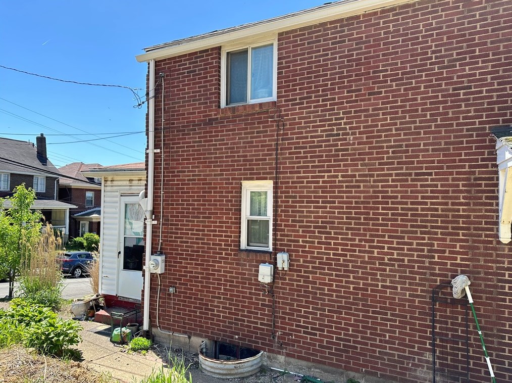 3011 Jenny Lind St, Mckeesport PA  15132-5142 exterior