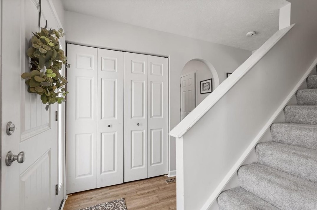 8011 Maureen Dr, Cranberry Township, PA 16066-2861