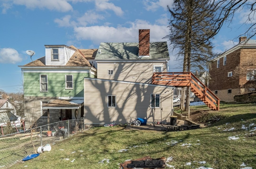 1726 Concordia St, Pittsburgh PA  15210-3934 exterior