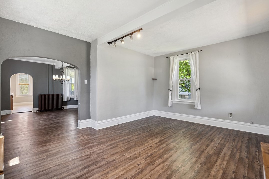 1618 Broad St, Greensburg, PA 15601-5467
