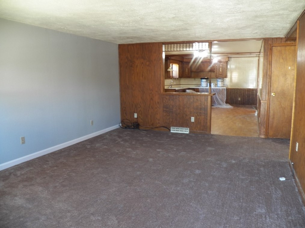 115 Oregon Ave, Vandergrift, PA 15690-2127