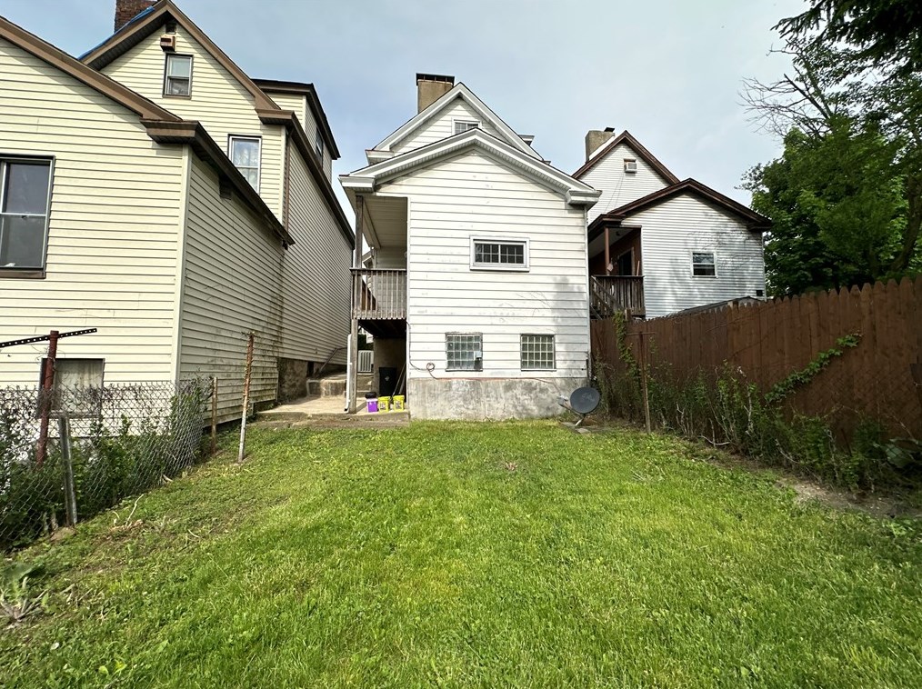 108 Amanda Ave, Pittsburgh, PA 15210