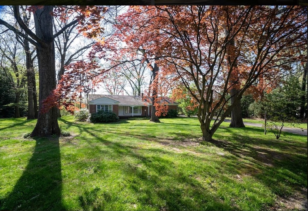 3409 Banberry Ln, New Castle, PA 16105-1001