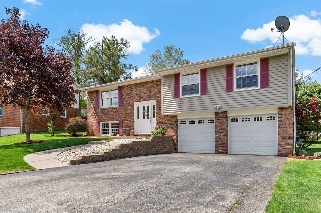 331 Trinity Dr, Washington, PA 15301-5723