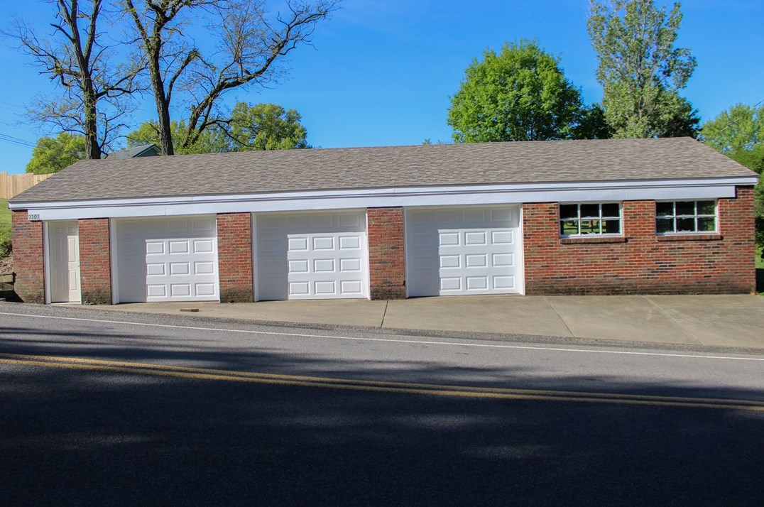 3301 37th Street Ext, Beaver Falls, PA 15010-1142