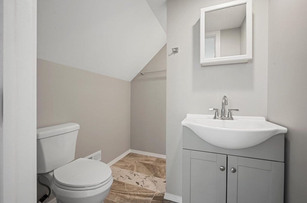 317 Anthony St, Pittsburgh PA 15210-2242 exterior