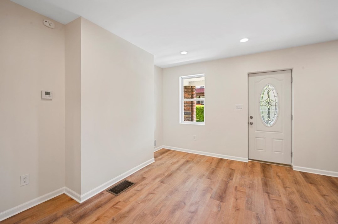 317 Anthony St, Pittsburgh PA 15210-2242 exterior